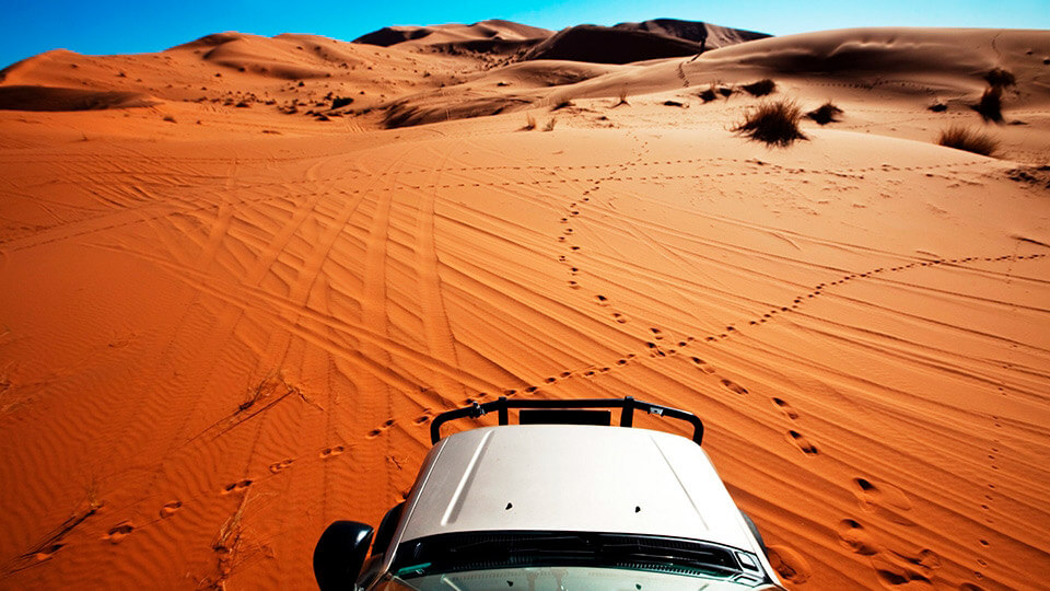 4x4 rides through the dunes of the Sahara desert